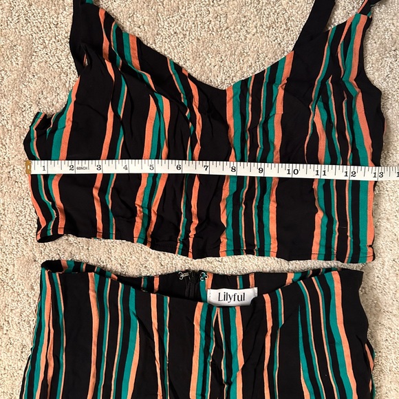 Two piece striped resort wear outfit - Picture 5 of 6